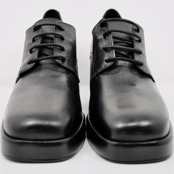 l'intervalle Women's Black Leather low Heel Size 40 Shoes *Good Condition* - Picture 1 of 5